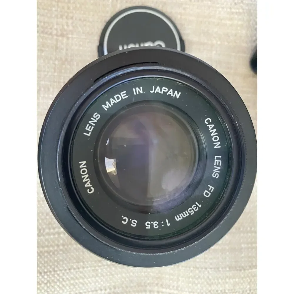 Canon FD 135mm f/3.5 S.C. Manual Focus Lens Hood Case UV Filter Untested